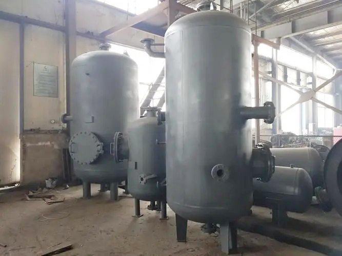 鍋爐水?dāng)U容器